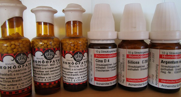 Homöopathie Globuli Flaschen